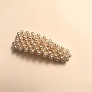 Pearl hairclip
